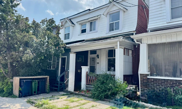 810 Ossington Avenue