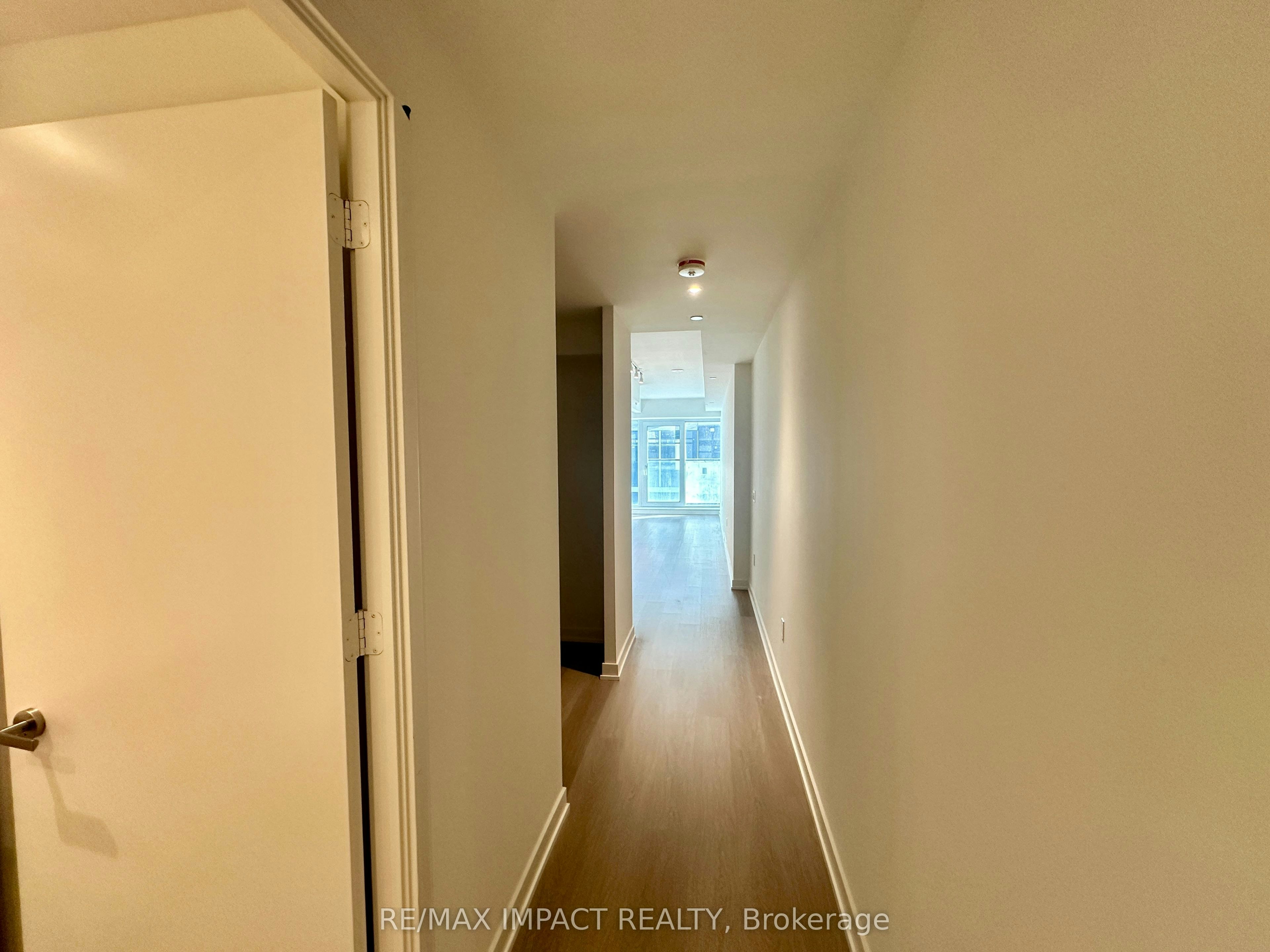 448 Burnhamthorpe Road W, Mississauga, ON, L5B 0R4 - 6