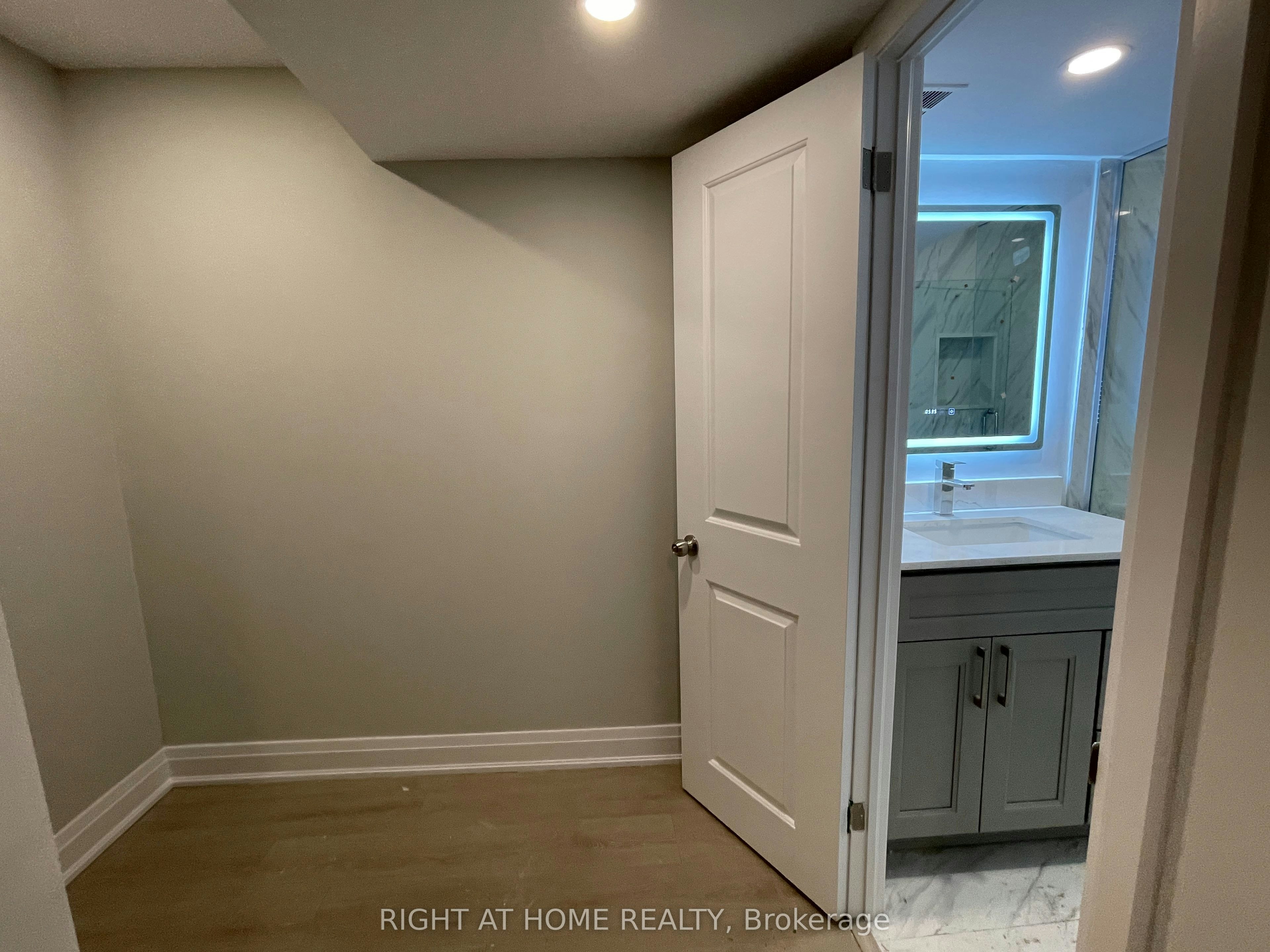 Lower-3551 Autumnleaf Crescent, Mississauga, ON, L5L 1K6 - 8