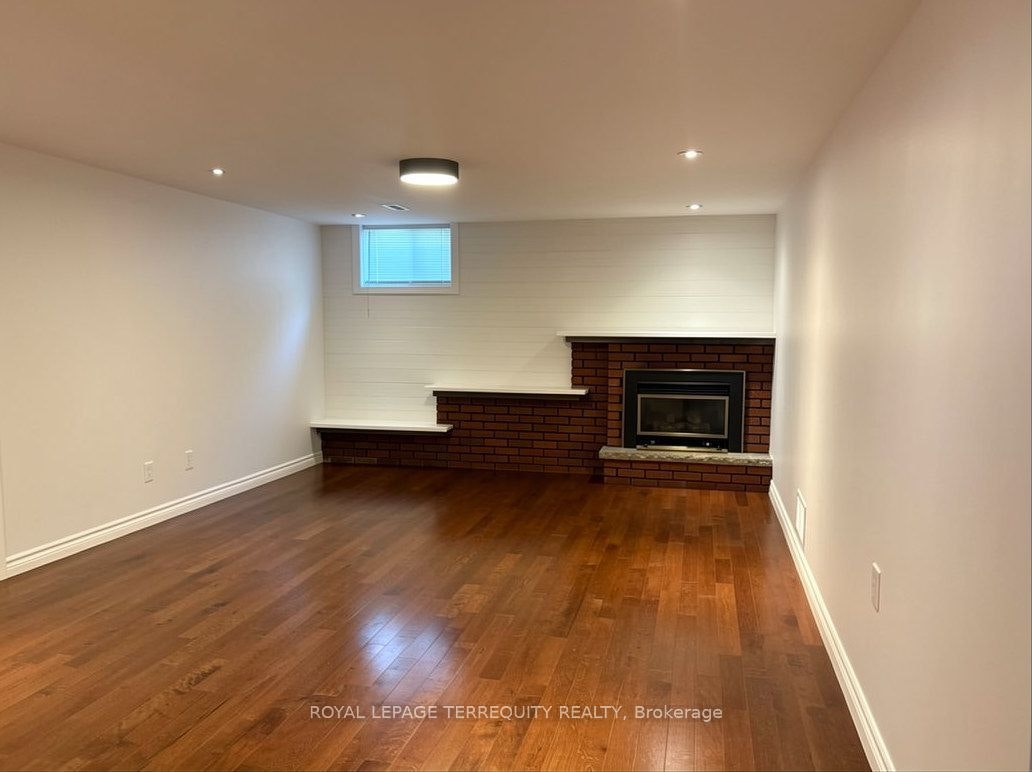 Lower-896 Fourth Street, Mississauga, ON, L5E 1J6