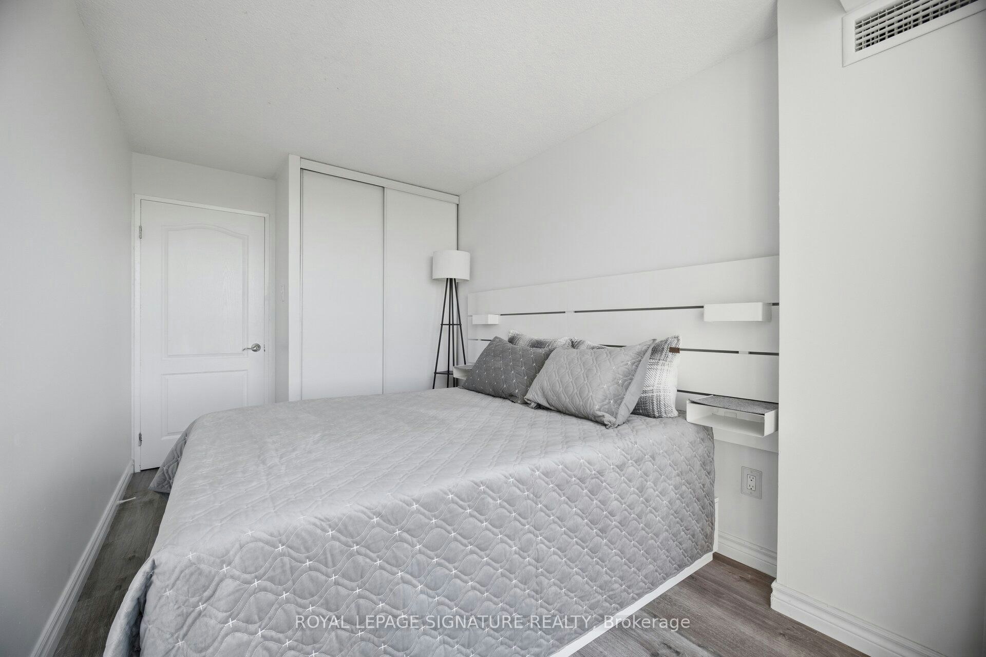 812-4185 Shipp Drive, Mississauga, ON, L4Z 2Y8 - 34
