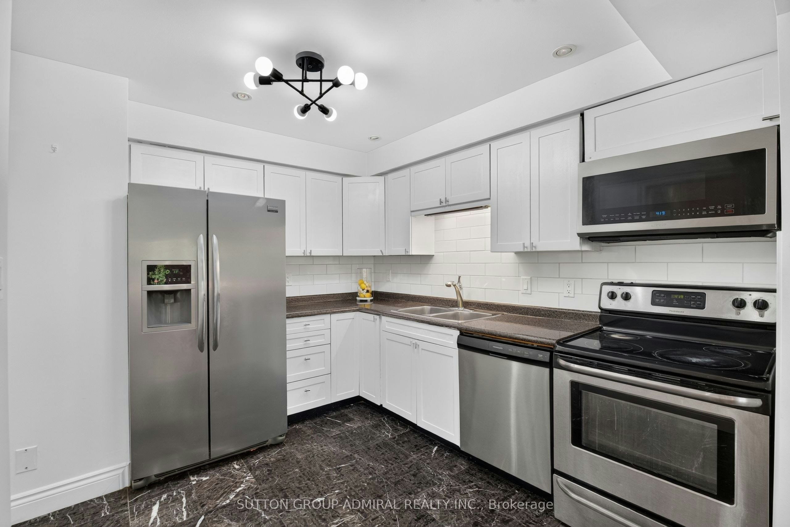 14 Mullis Crescent, Brampton, ON, L6Y 4T3 - 12