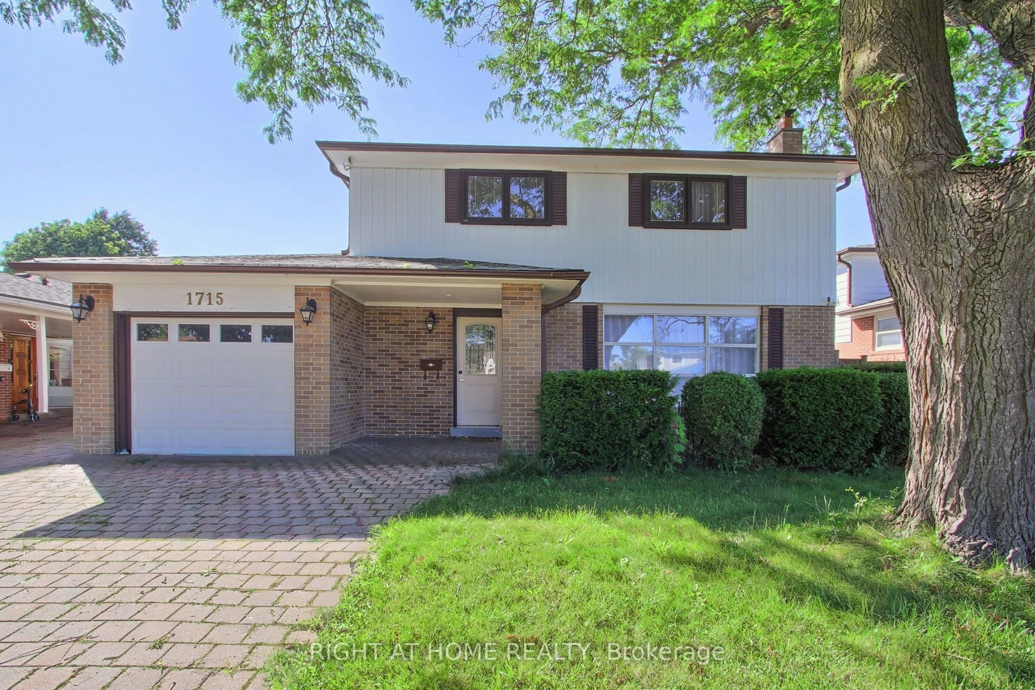 1715 Oberon Crescent, Mississauga, ON, L4X 2K7