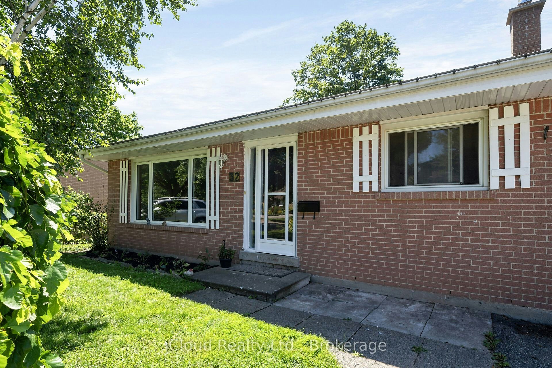 32 Mowbray Place, Halton Hills, ON, L7J 2J8