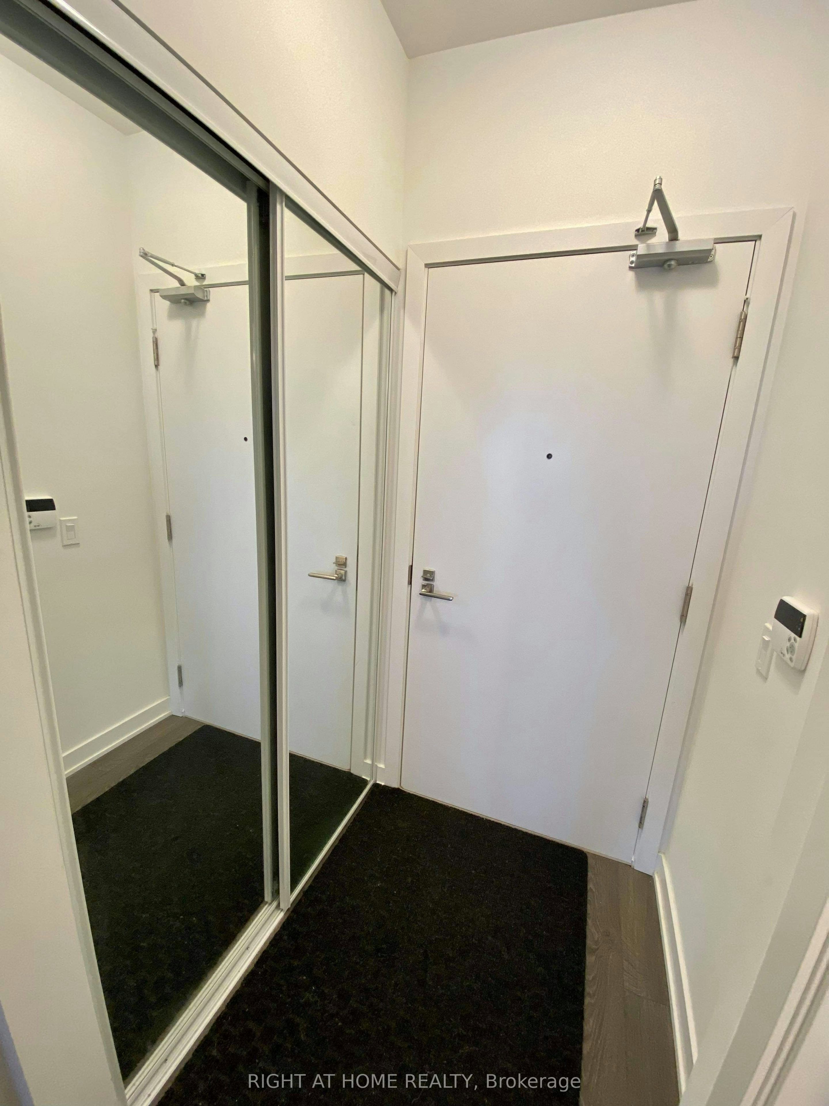4699 Glen Erin Drive E, Mississauga, ON, L5M 2E5 - 2