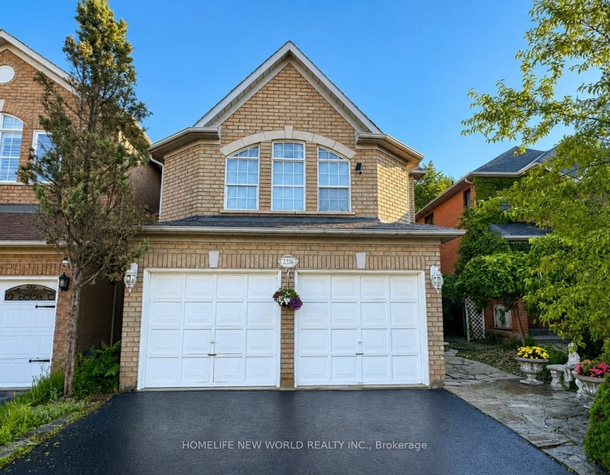2326 Yorktown Circle, Mississauga, ON, L5M 5Y2
