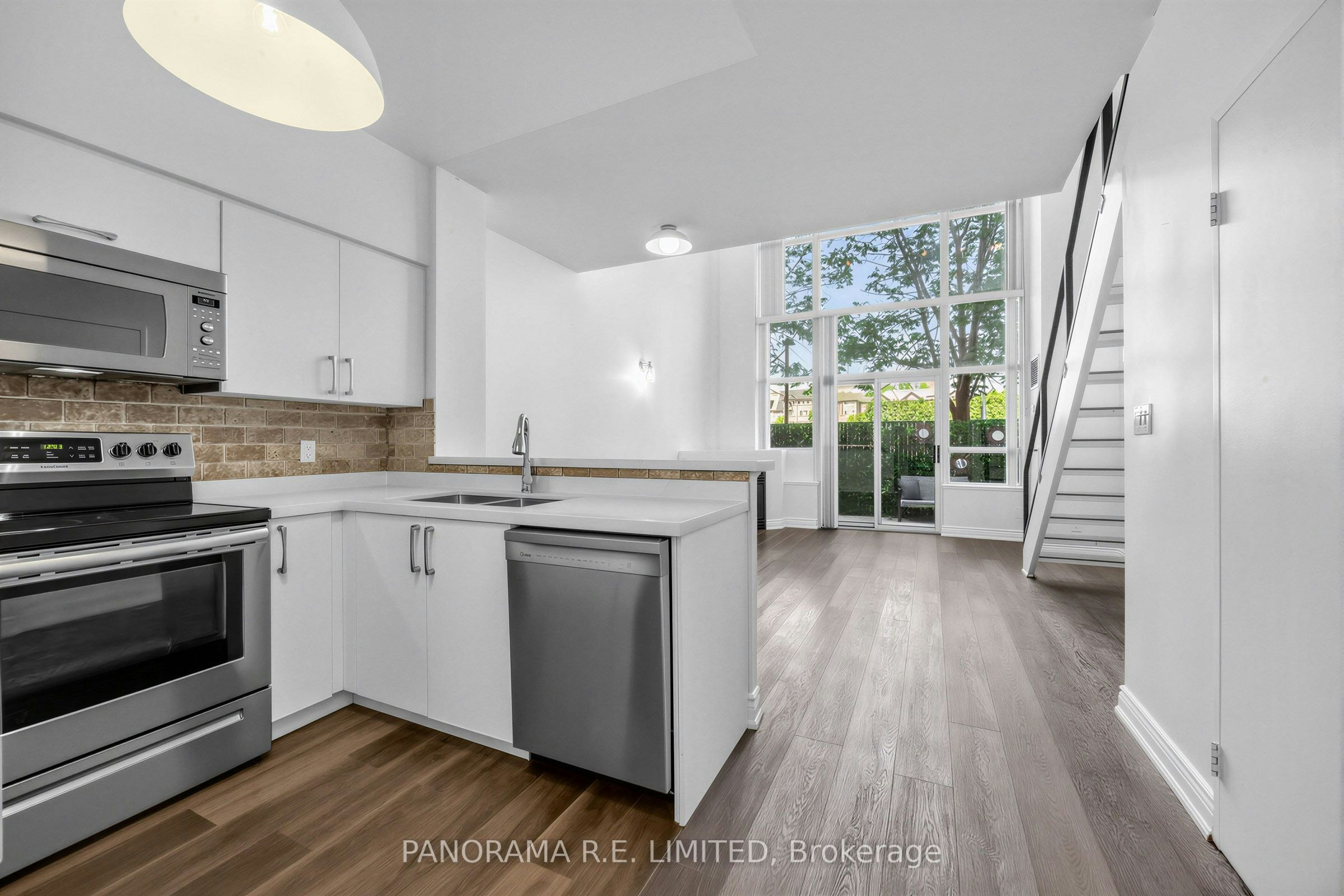 122-200 Manitoba Street, Toronto, ON, M8Y 3Y9 - 5