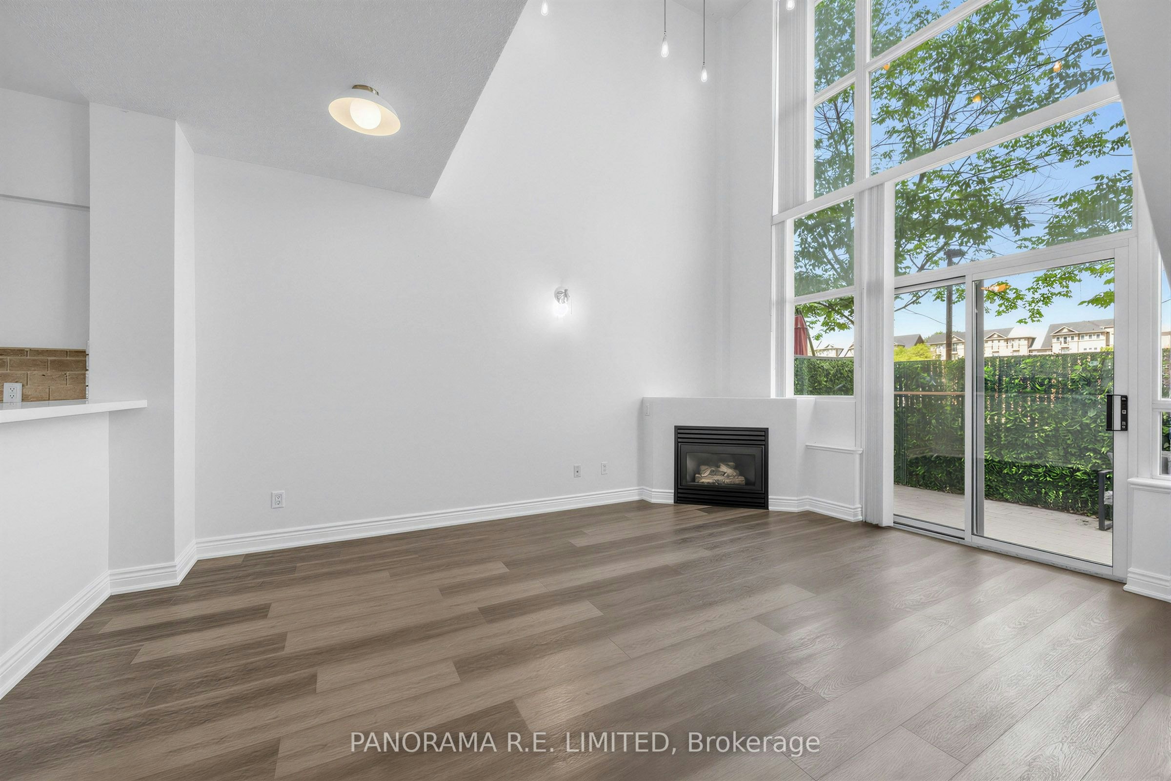 122-200 Manitoba Street, Toronto, ON, M8Y 3Y9 - 3
