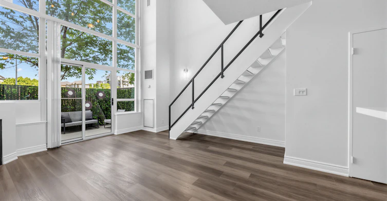 122-200 Manitoba Street, Toronto, ON, M8Y 3Y9 - 2