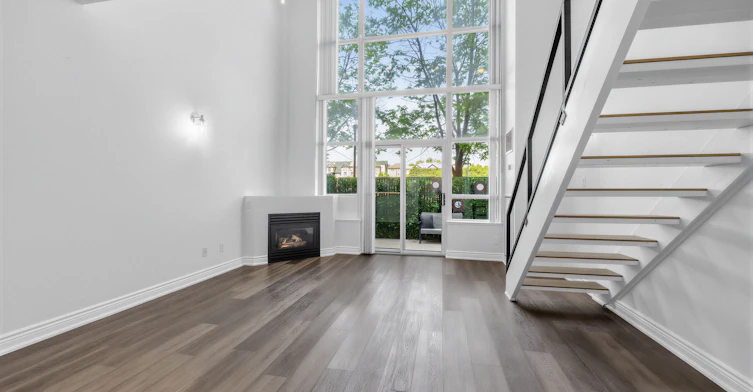 122-200 Manitoba Street, Toronto, ON, M8Y 3Y9