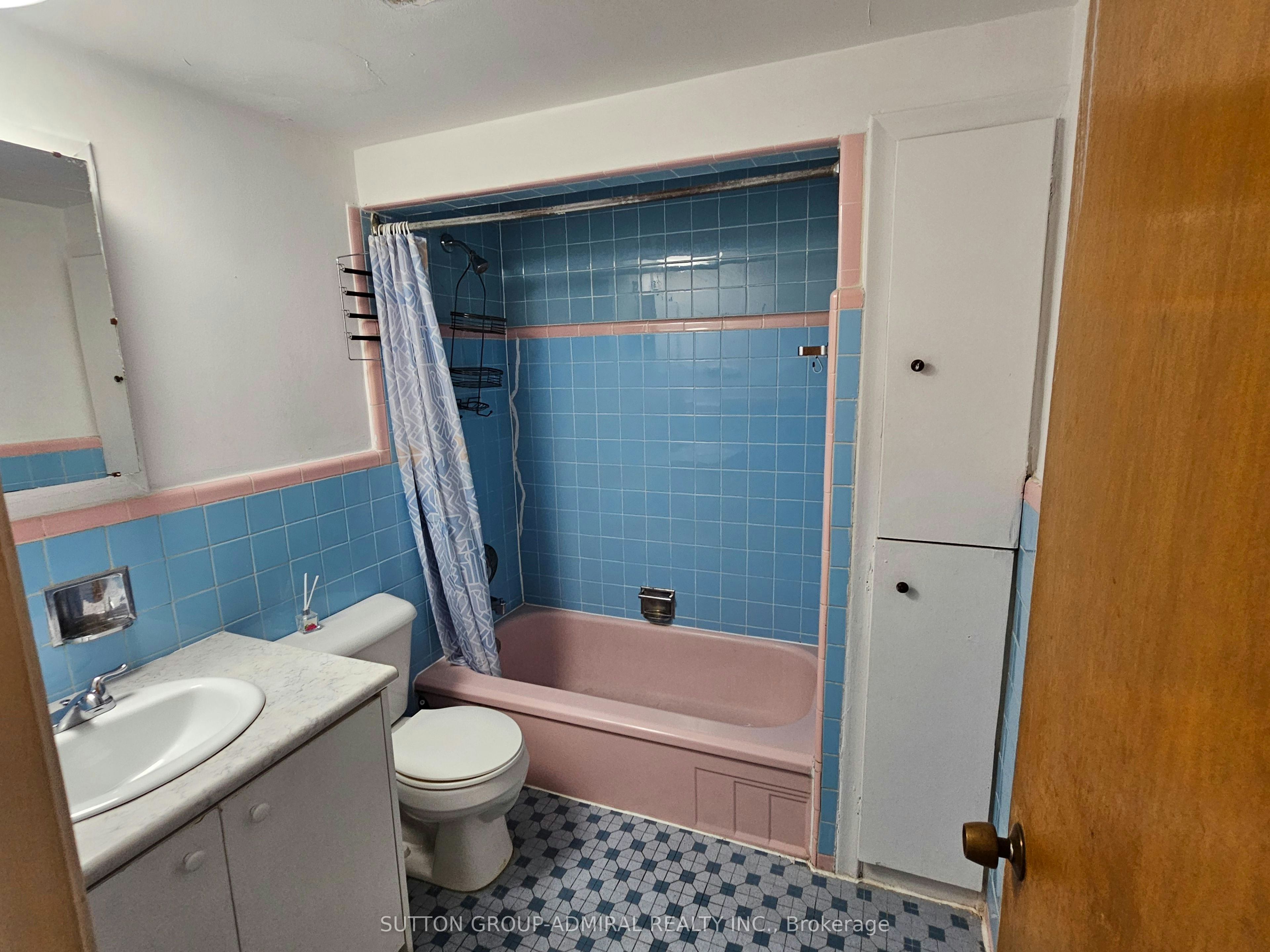 7 Elway Court, Toronto, ON, M6B 2N7 - 5