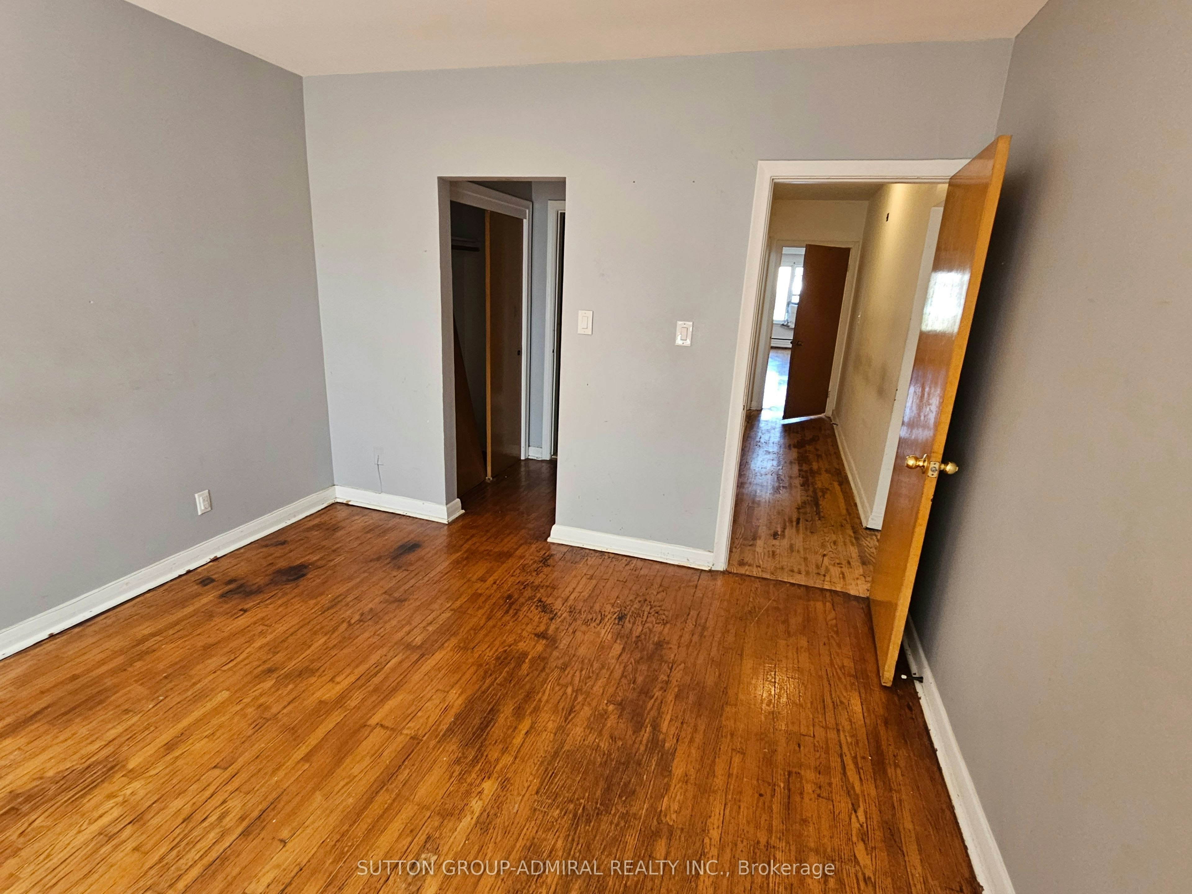 7 Elway Court, Toronto, ON, M6B 2N7 - 8