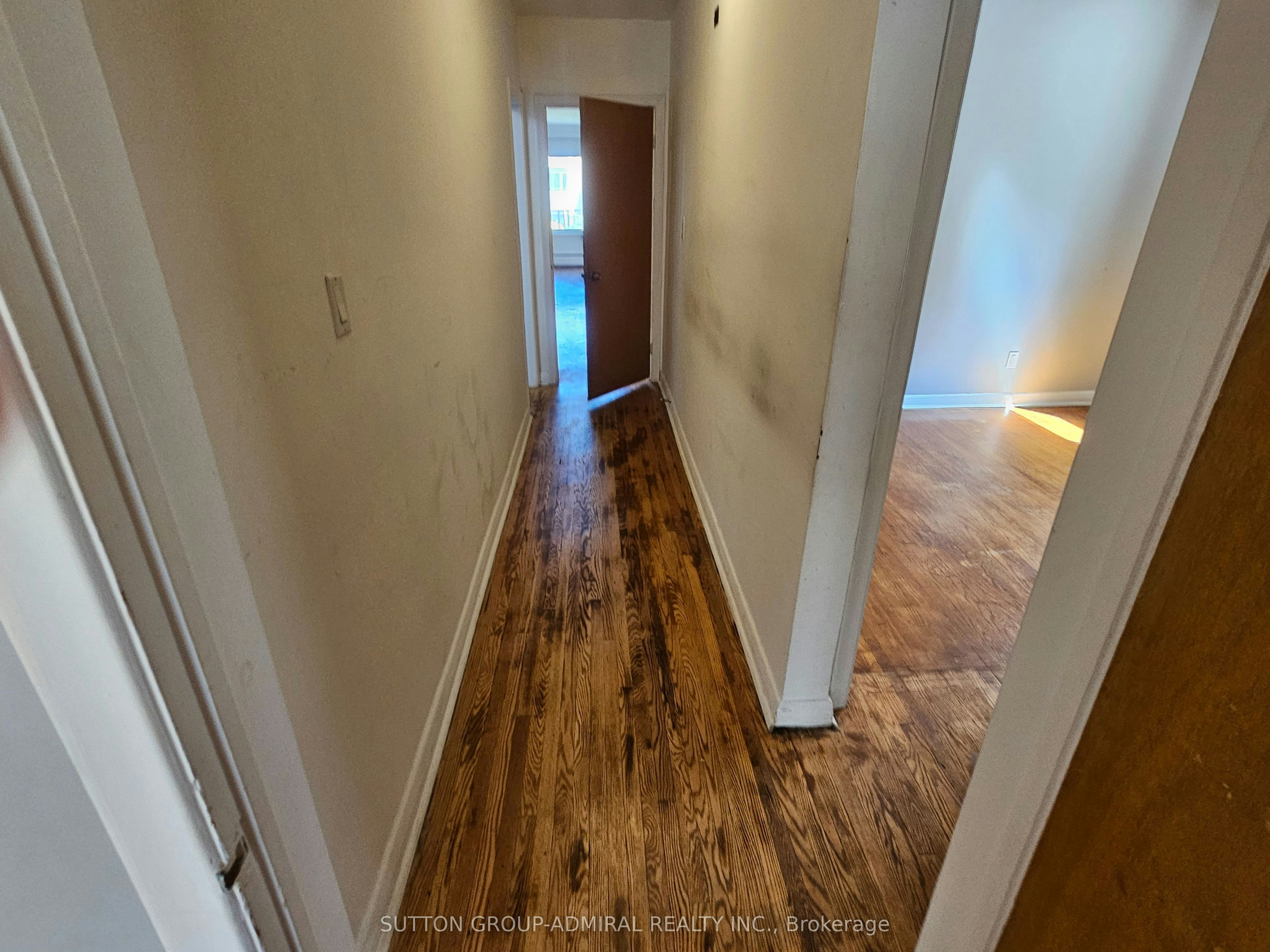 7 Elway Court, Toronto, ON, M6B 2N7 - 22