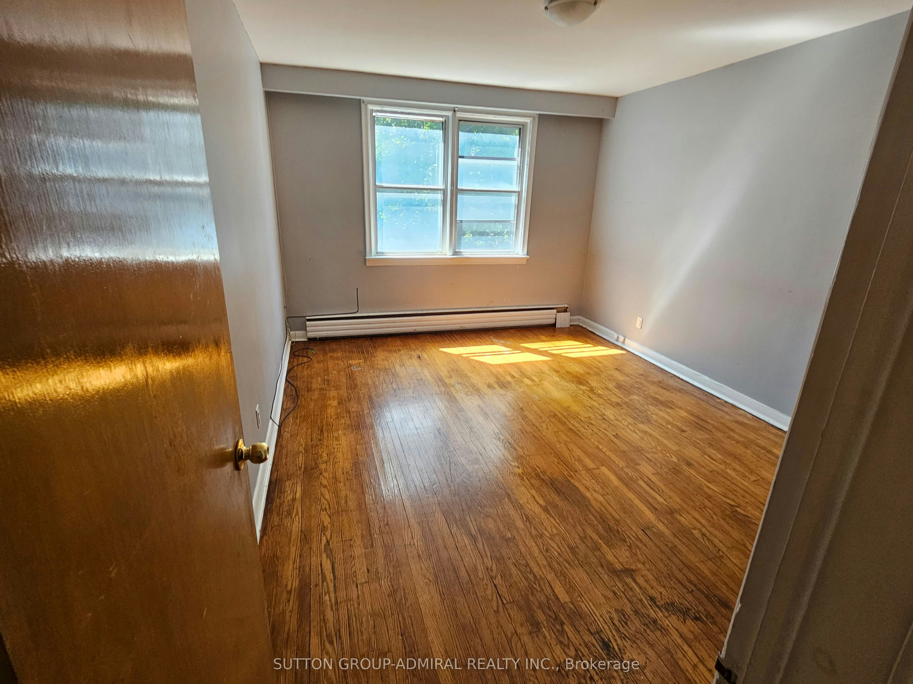 7 Elway Court, Toronto, ON, M6B 2N7 - 9