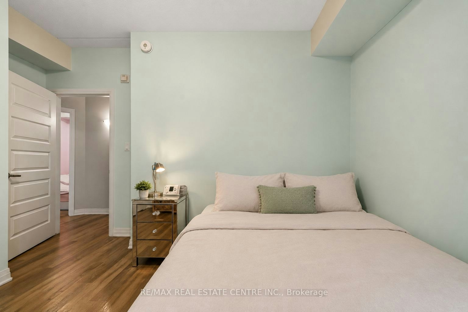 102-610 Farmstead Drive, Milton, ON, L9T 8X5 - 16