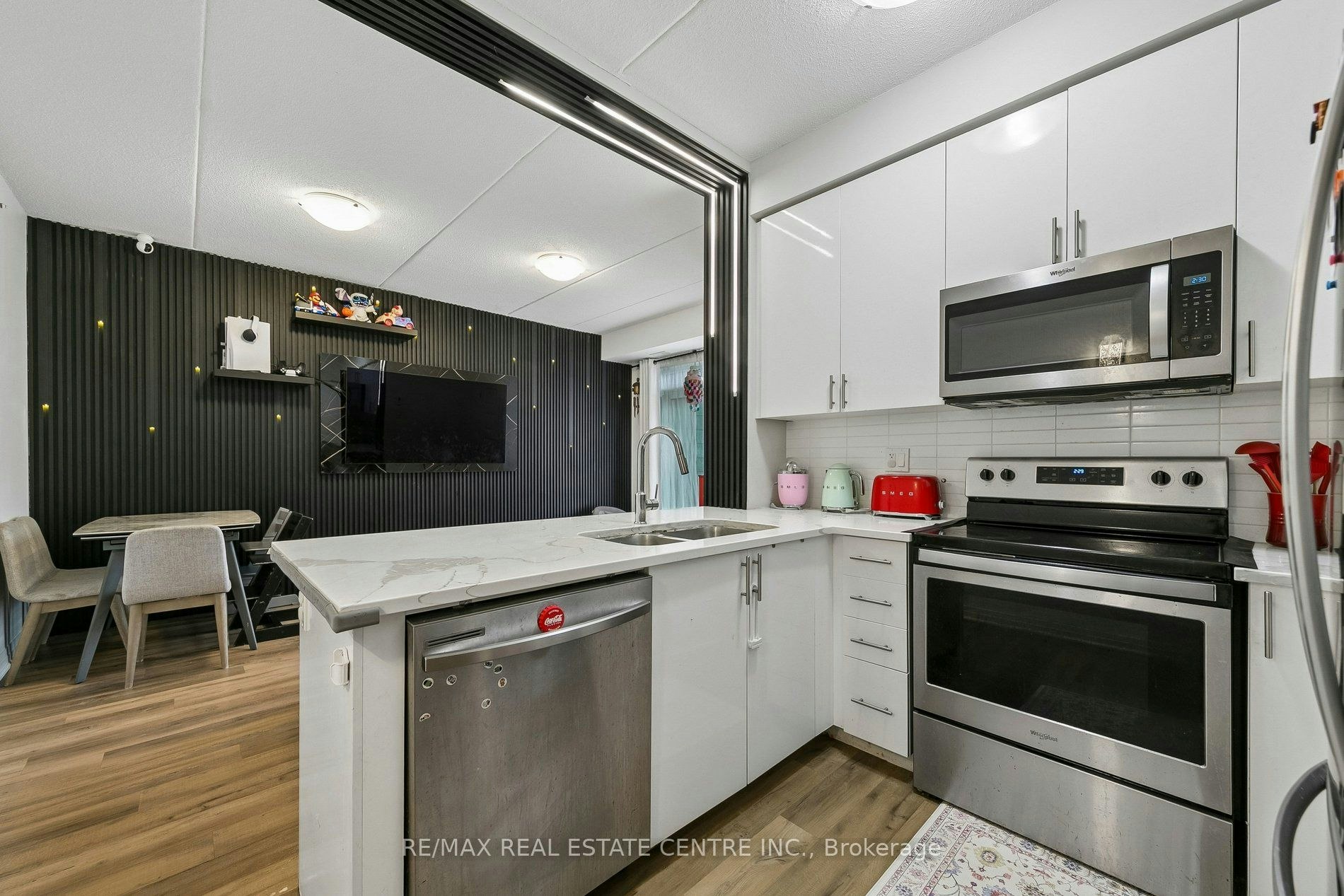 102-610 Farmstead Drive, Milton, ON, L9T 8X5 - 11