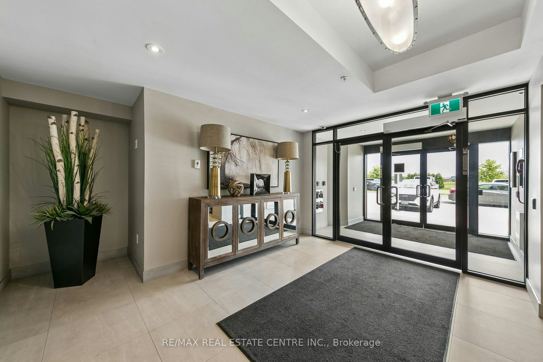 102-610 Farmstead Drive, Milton, ON, L9T 8X5 - 4