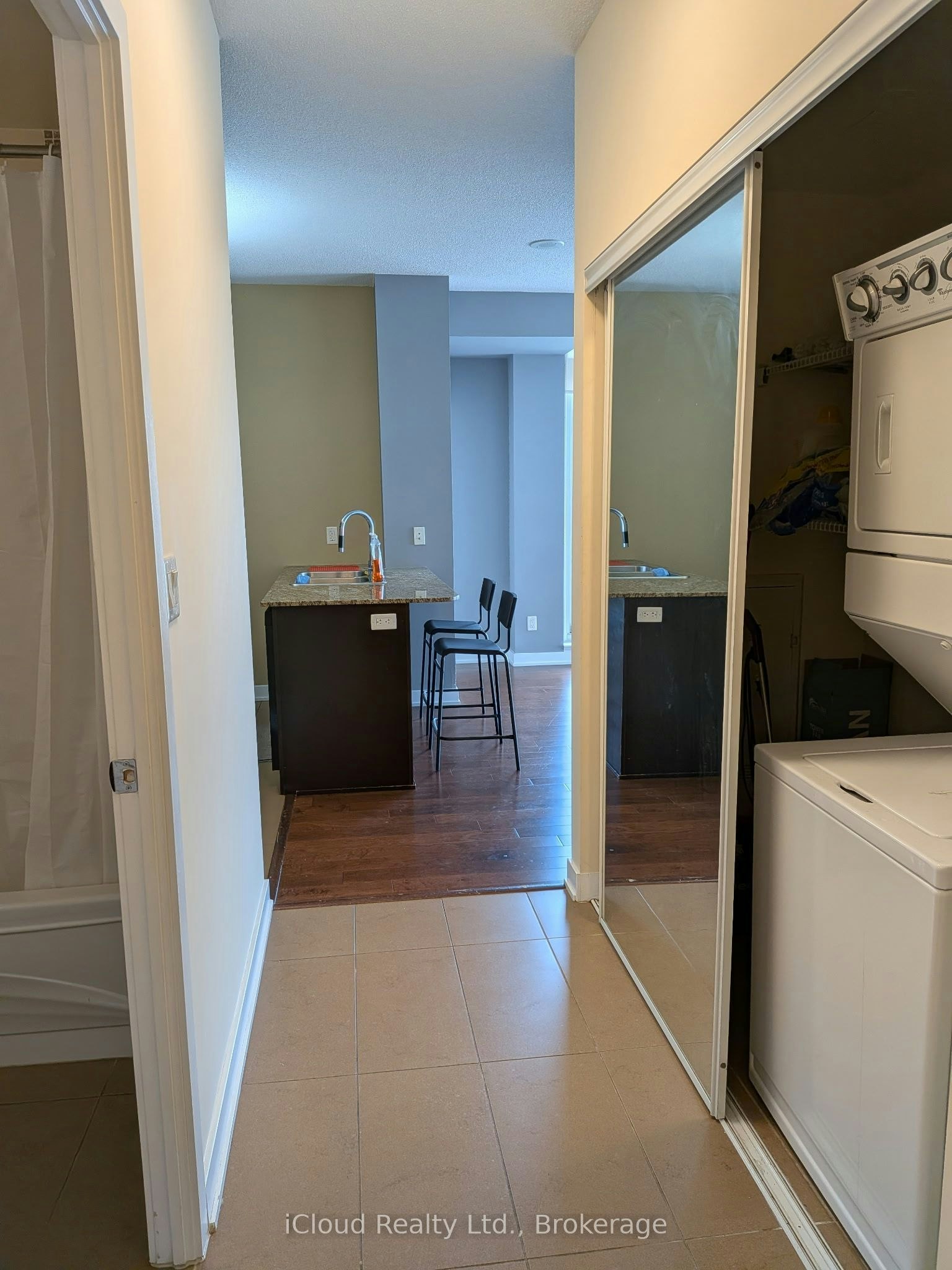 2409-4070 Confederation Parkway, Mississauga, ON, L5B 0E9 - 3