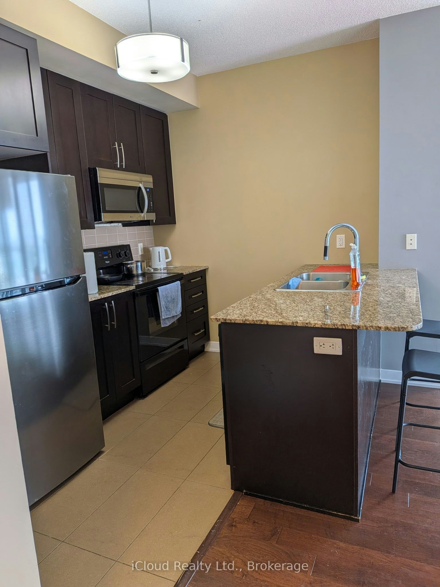 2409-4070 Confederation Parkway, Mississauga, ON, L5B 0E9 - 2