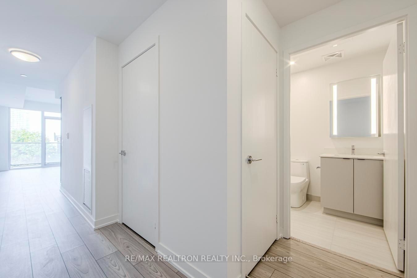 303-285 Dufferin Street, Toronto, ON, M6K 1Z7 - 5