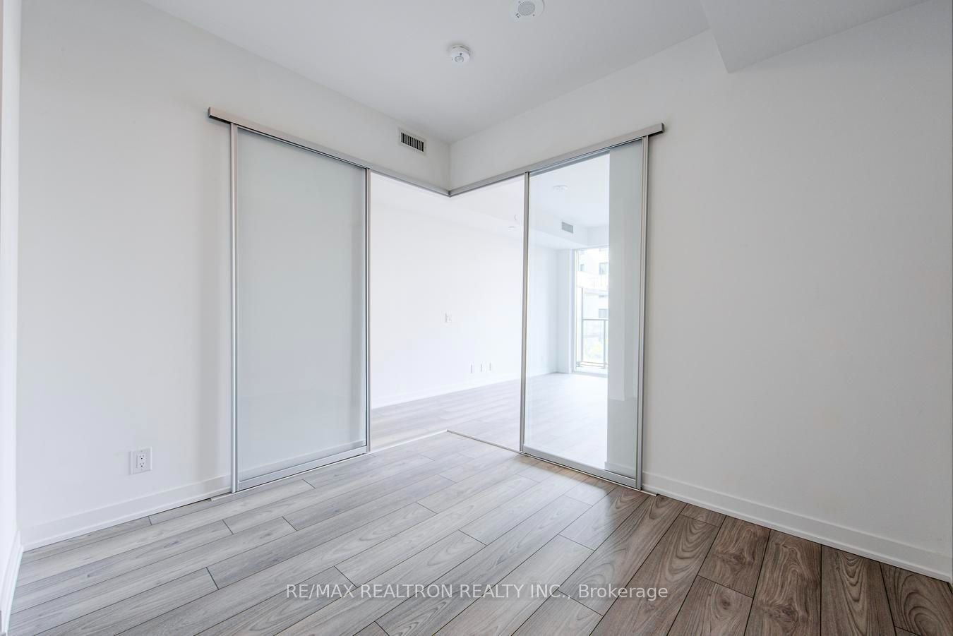 303-285 Dufferin Street, Toronto, ON, M6K 1Z7 - 8