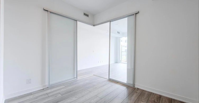 303-285 Dufferin Street, Toronto, ON, M6K 1Z7 - 8