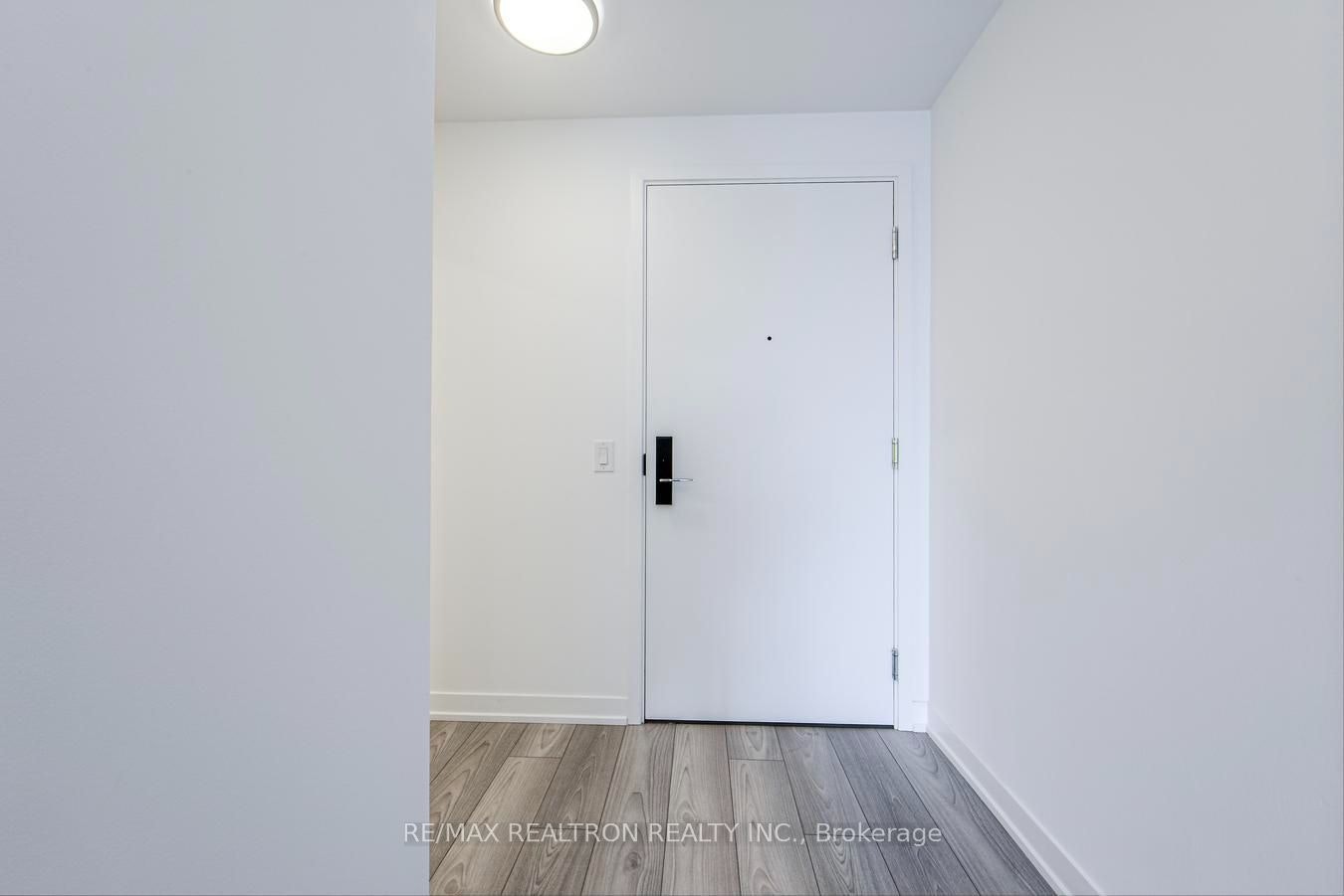 303-285 Dufferin Street, Toronto, ON, M6K 1Z7 - 4