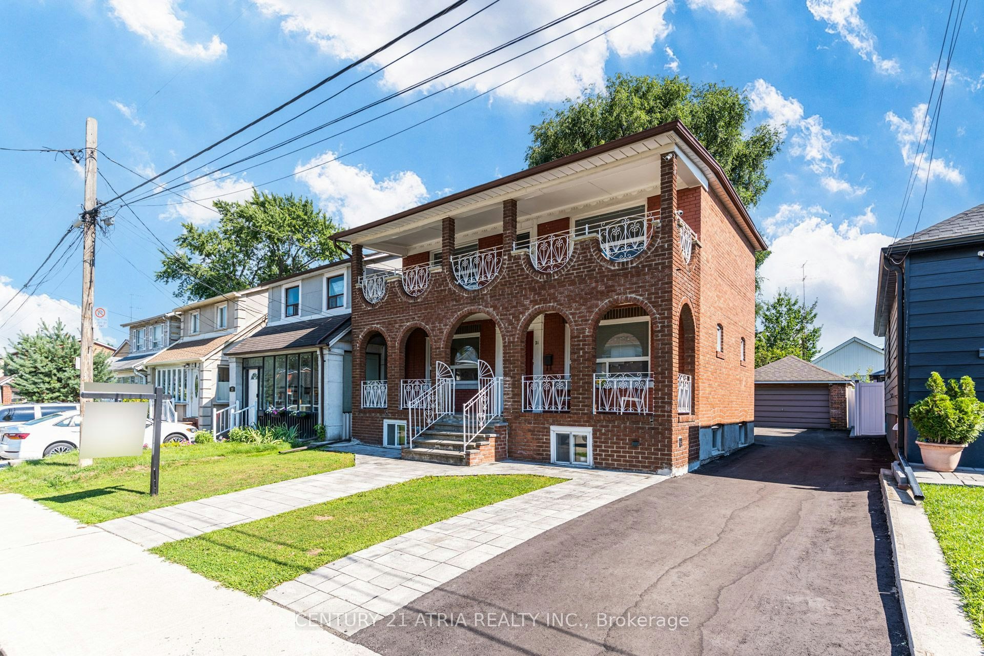21 Mahoney Avenue, Toronto, ON, M6M 2H5