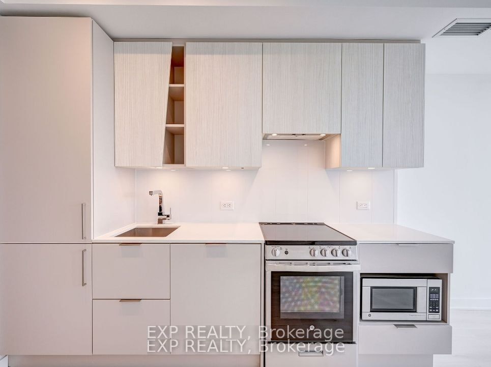 2612-3900 Confederation Parkway, Mississauga, ON, L5B 0M3 - 6