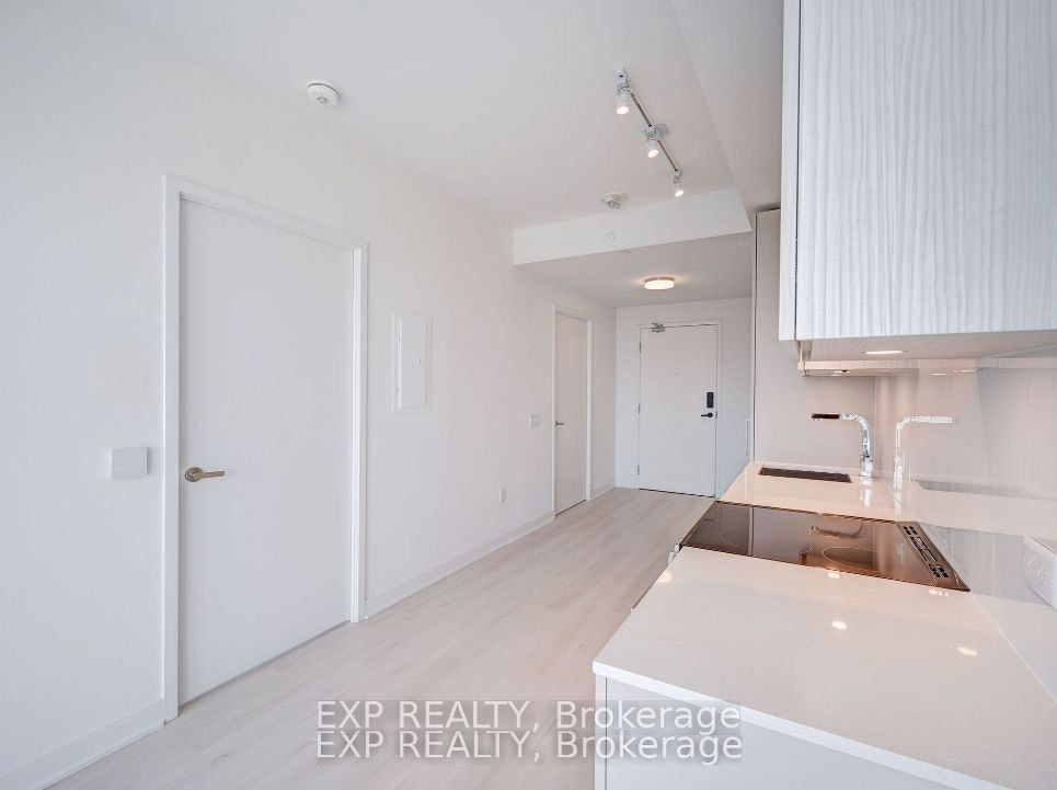 2612-3900 Confederation Parkway, Mississauga, ON, L5B 0M3 - 9