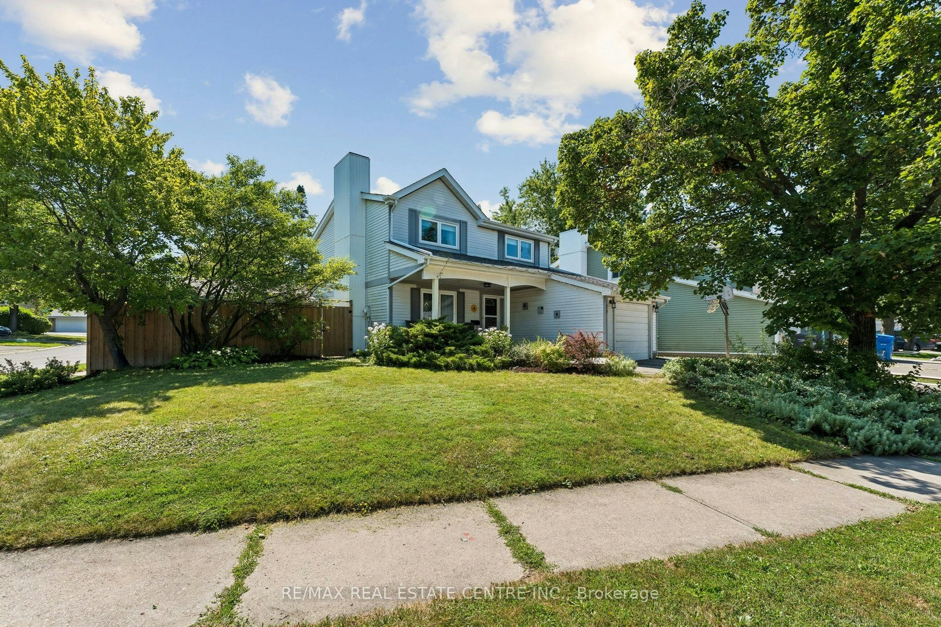 29 Blueridge Square, Brampton, ON, L6Z 1A2