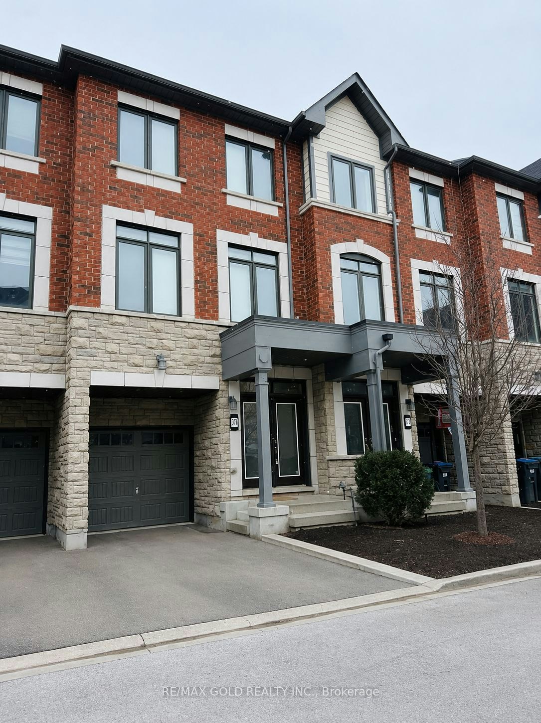 354 Ladycroft Terrace, Mississauga, ON, L5A 0A7