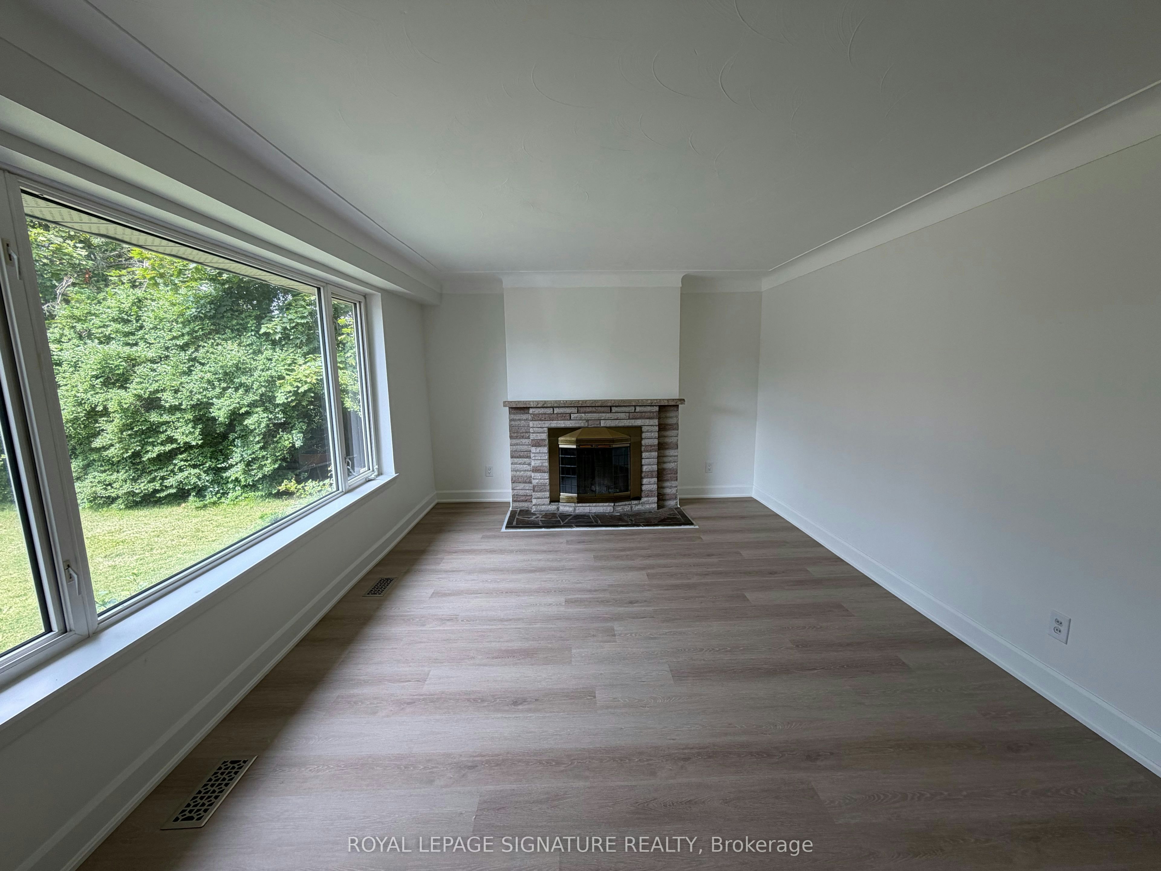 834 Mississauga Valley Boulevard, Mississauga, ON, L5A 1Z8 - 2
