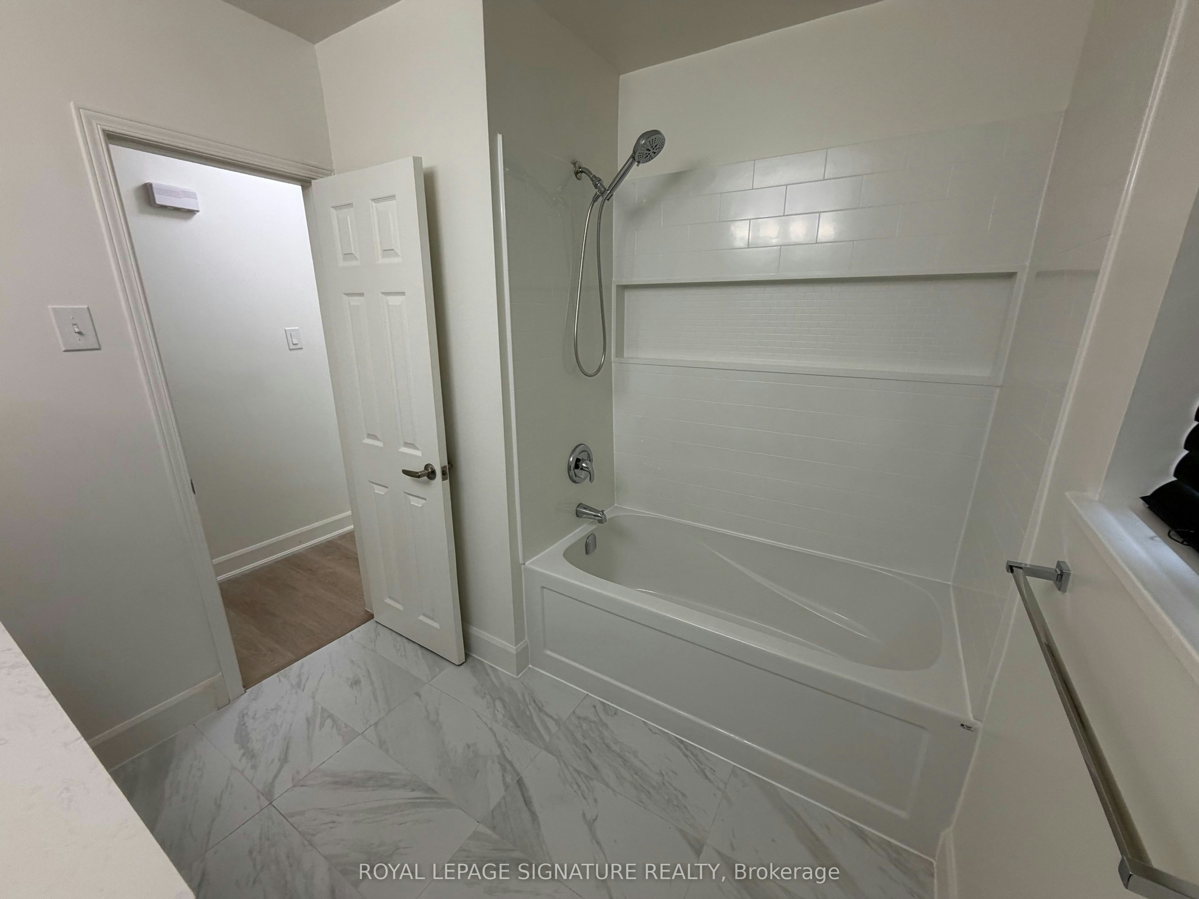 834 Mississauga Valley Boulevard, Mississauga, ON, L5A 1Z8 - 4