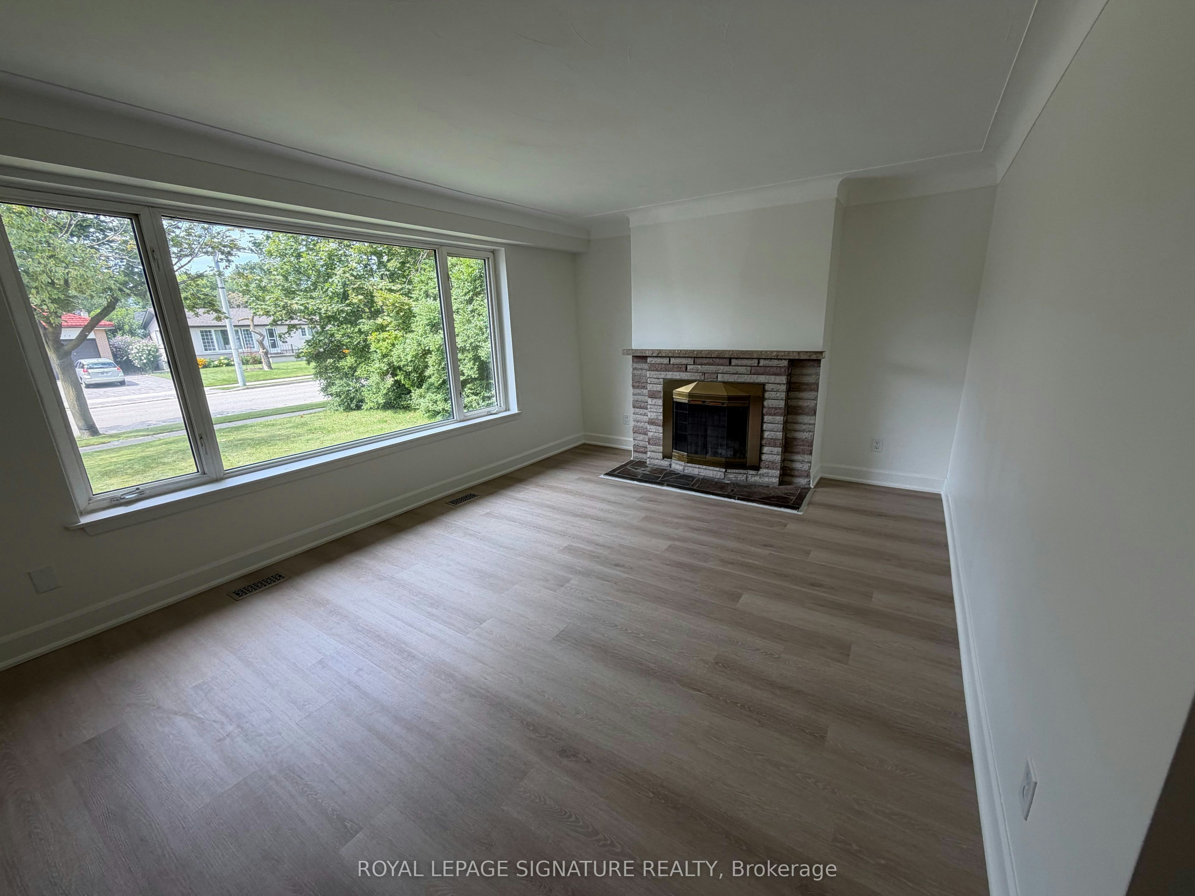 834 Mississauga Valley Boulevard, Mississauga, ON, L5A 1Z8 - 3