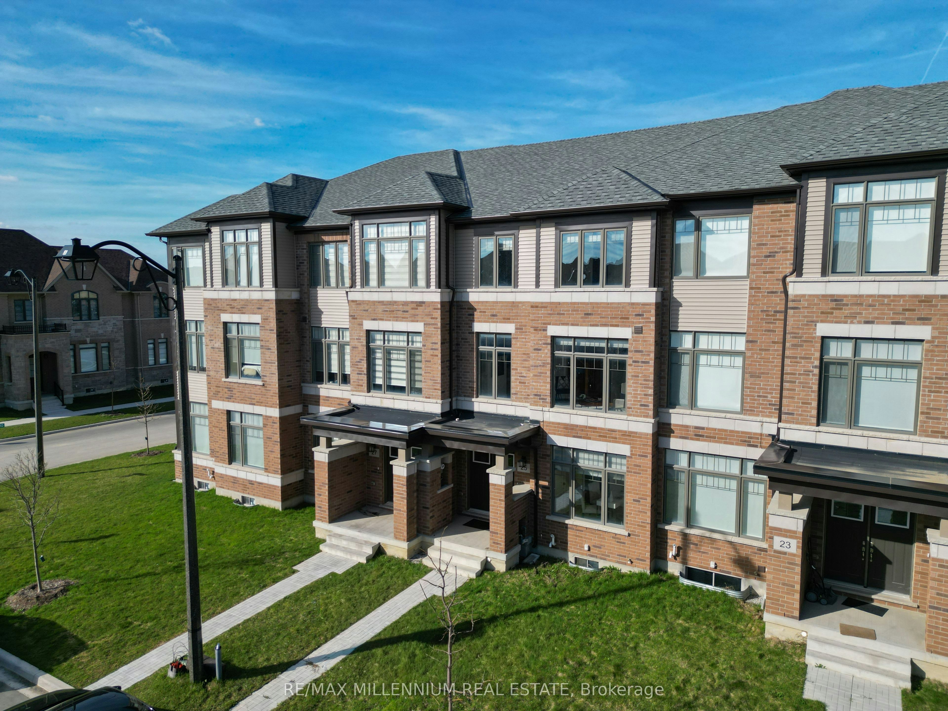 25 Lipscott Drive, Caledon, ON, L7C 4J7