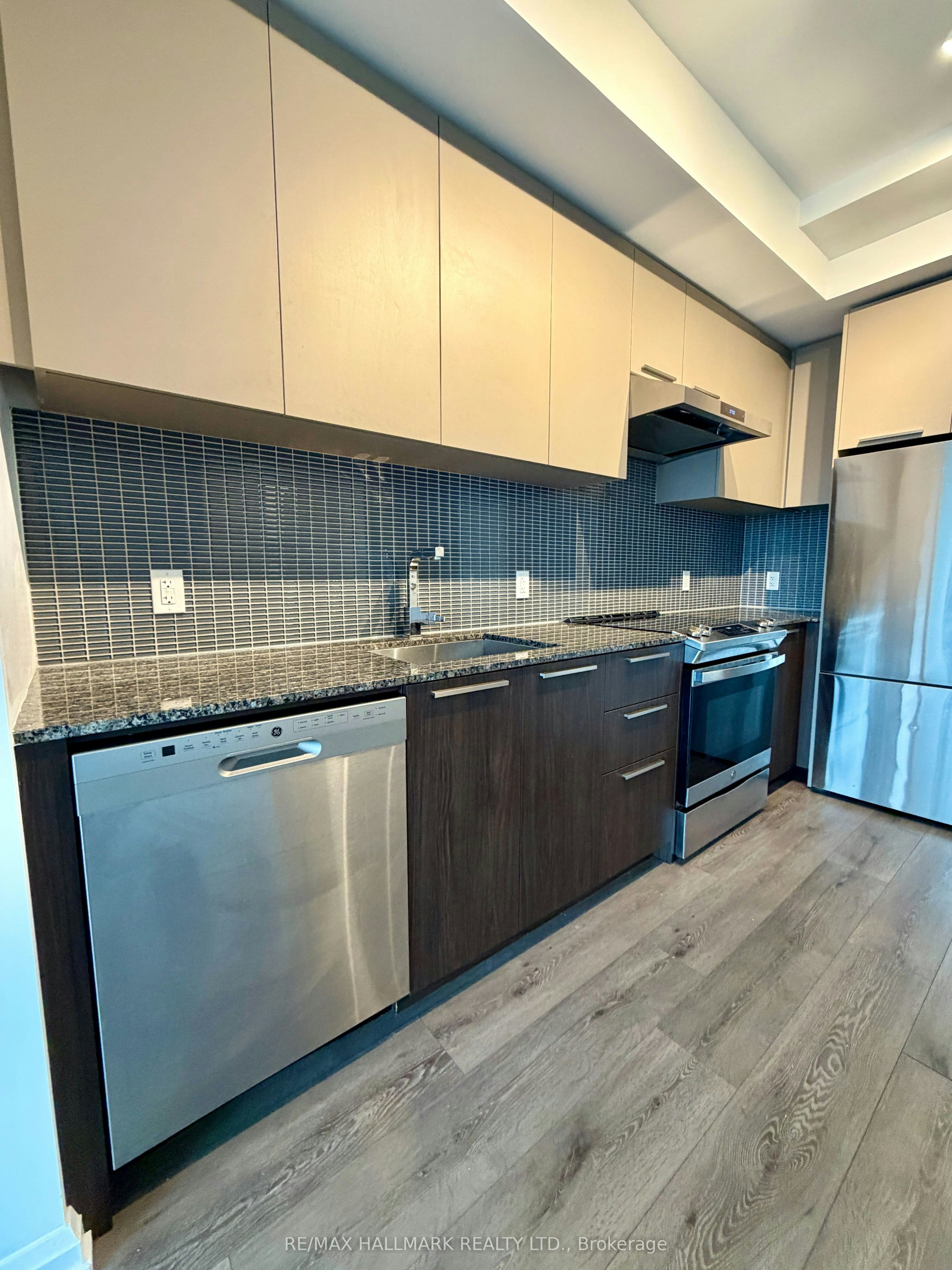 703-4208 Dundas Street W, Toronto, ON, M8X 1Y6 - 5