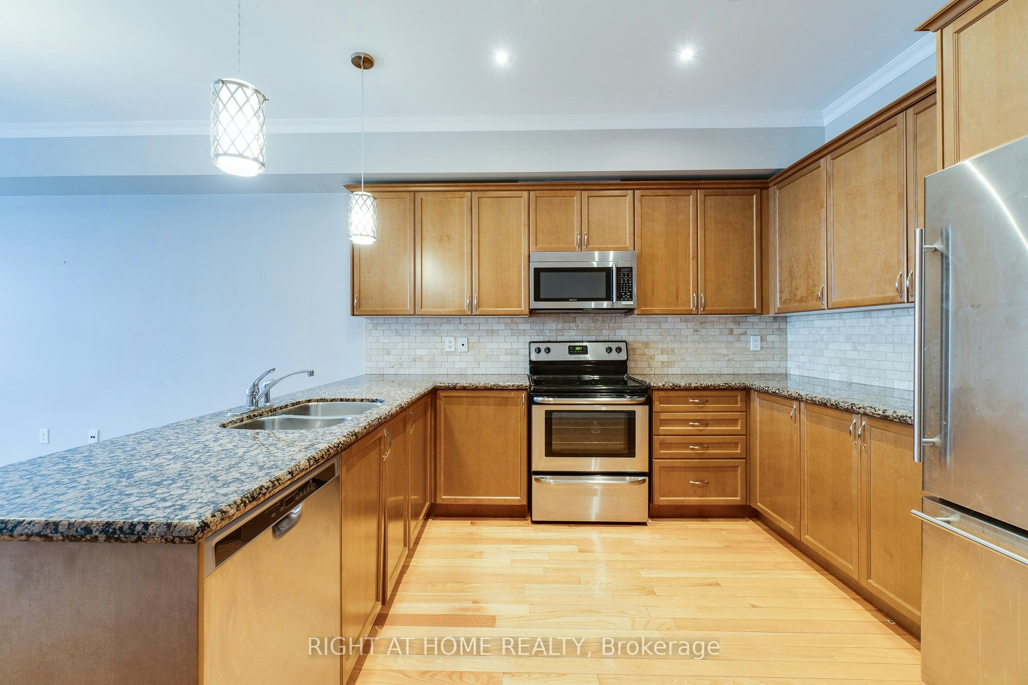 6-99 Brant Street, Oakville, ON, L6K 2Z5 - 8