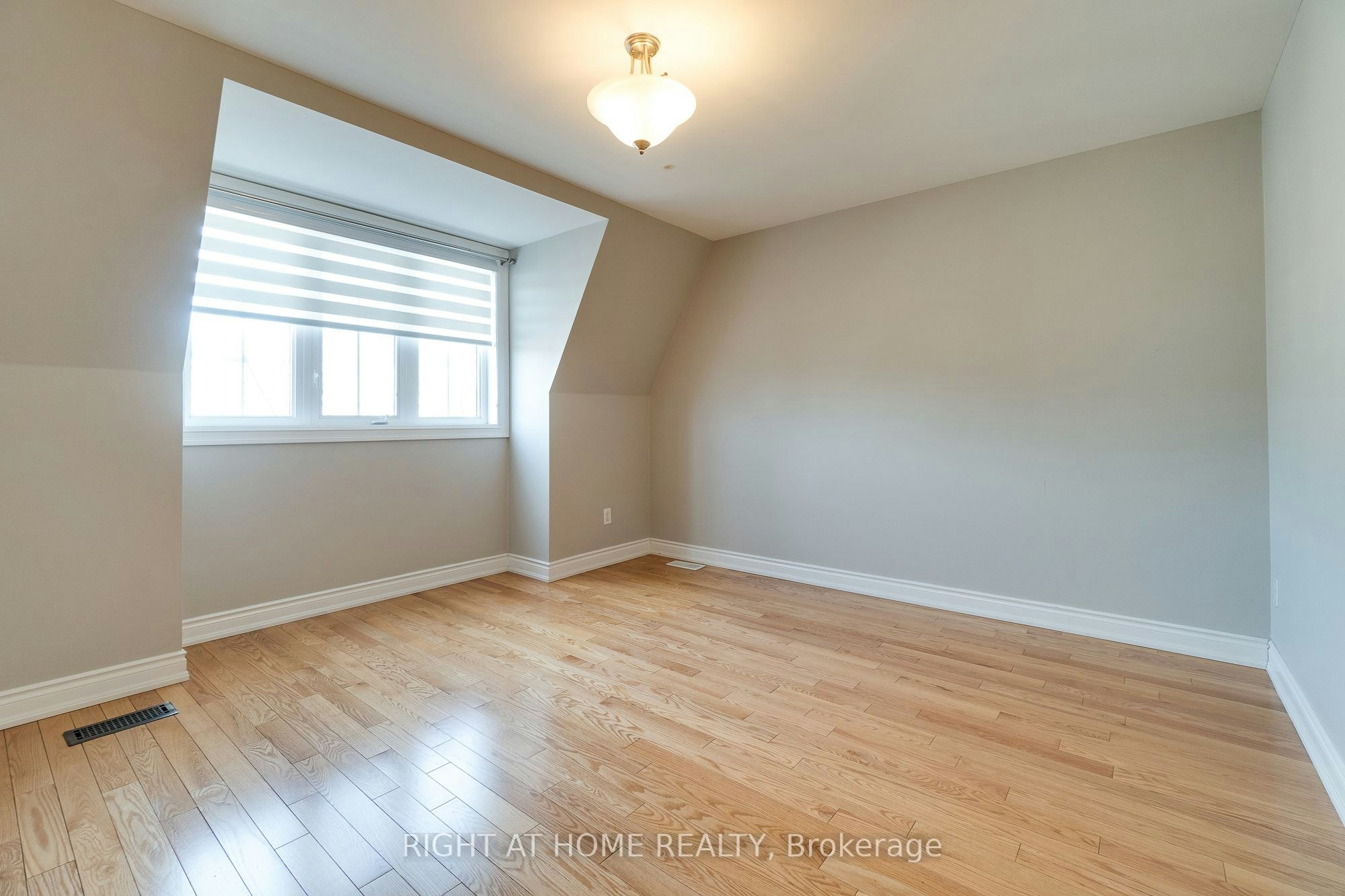 6-99 Brant Street, Oakville, ON, L6K 2Z5 - 21