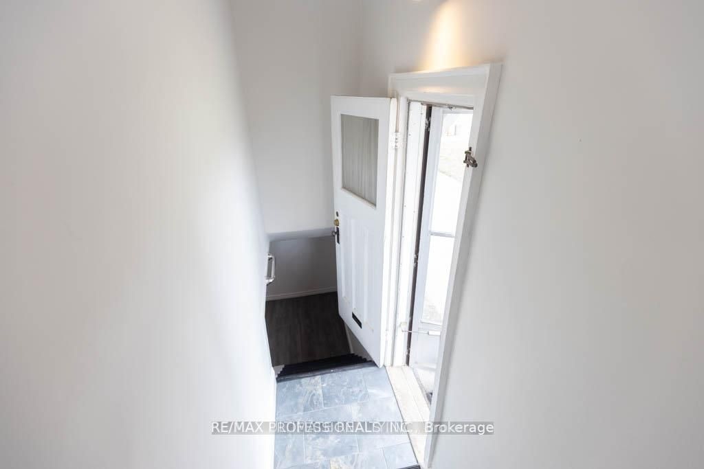 41 Thirty Third Street, Toronto, ON, M8W 3H2 - 32