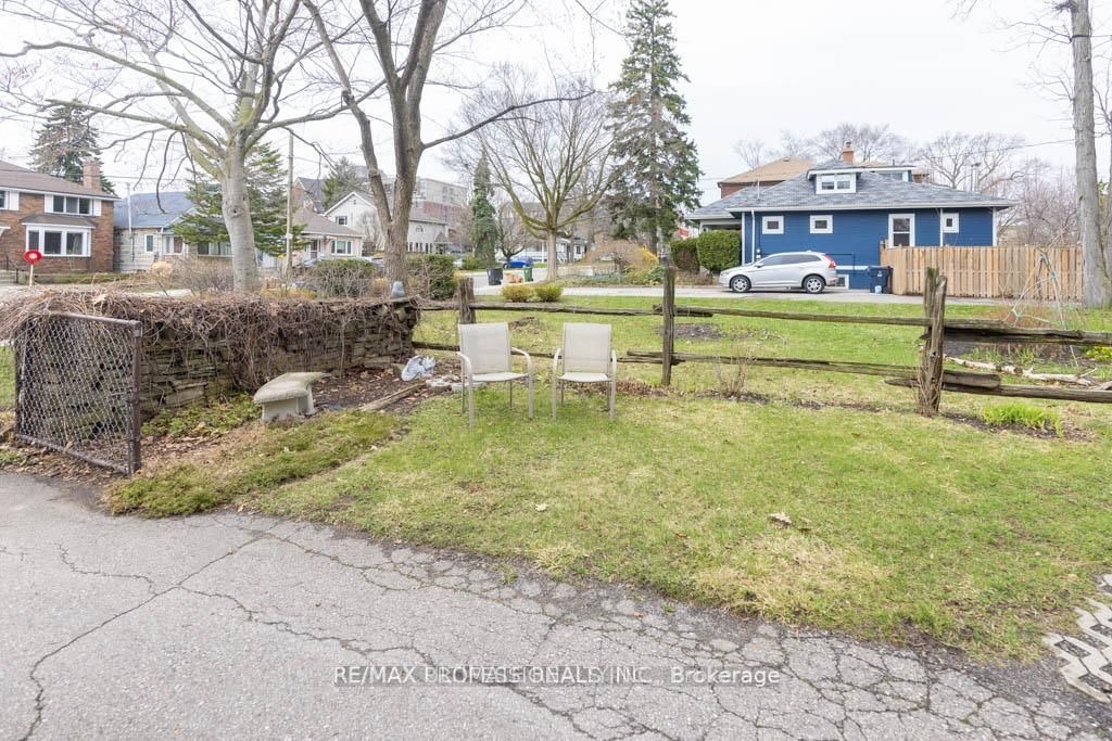 41 Thirty Third Street, Toronto, ON, M8W 3H2 - 40