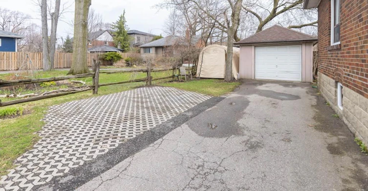 41 Thirty Third Street, Toronto, ON, M8W 3H2 - 39