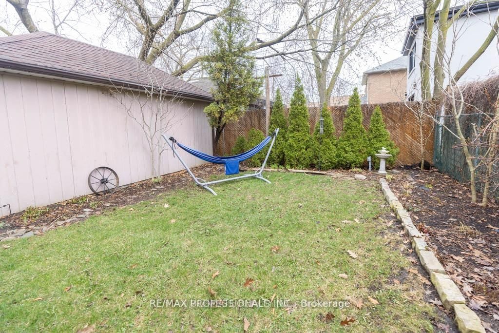 41 Thirty Third Street, Toronto, ON, M8W 3H2 - 36