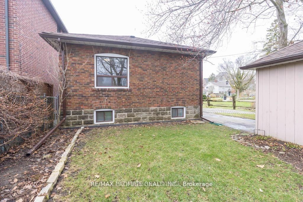 41 Thirty Third Street, Toronto, ON, M8W 3H2 - 37