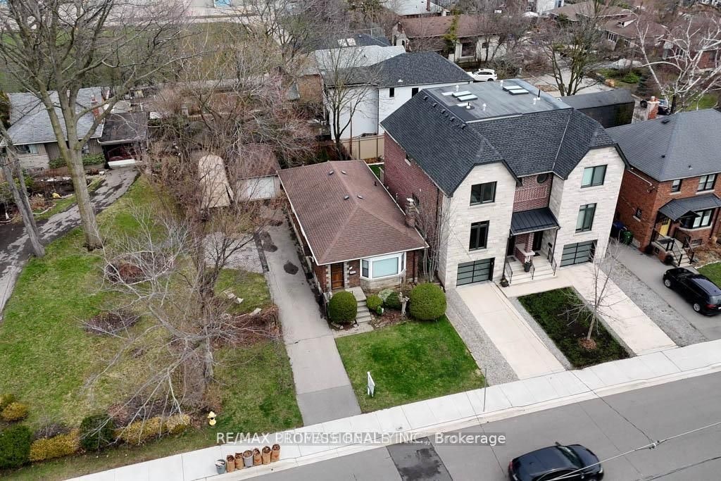 41 Thirty Third Street, Toronto, ON, M8W 3H2 - 42
