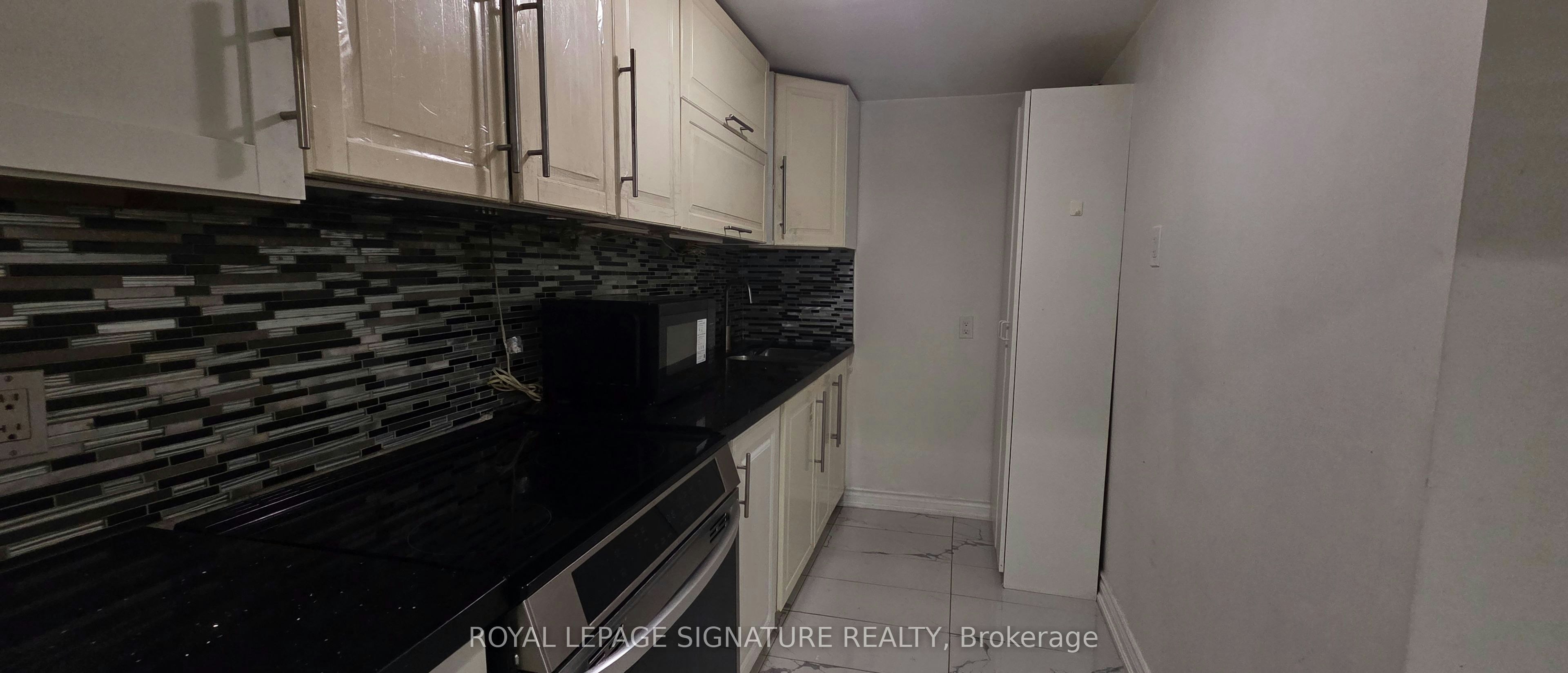 Basement 1-3692 Ellengale Drive, Mississauga, ON, L5C 1Z7 - 6