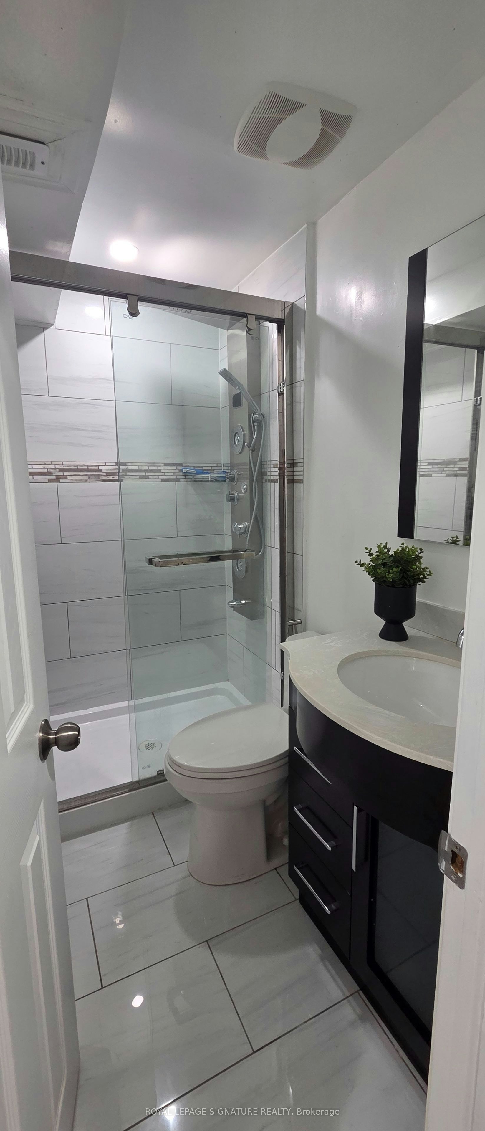 Basement 1-3692 Ellengale Drive, Mississauga, ON, L5C 1Z7 - 16