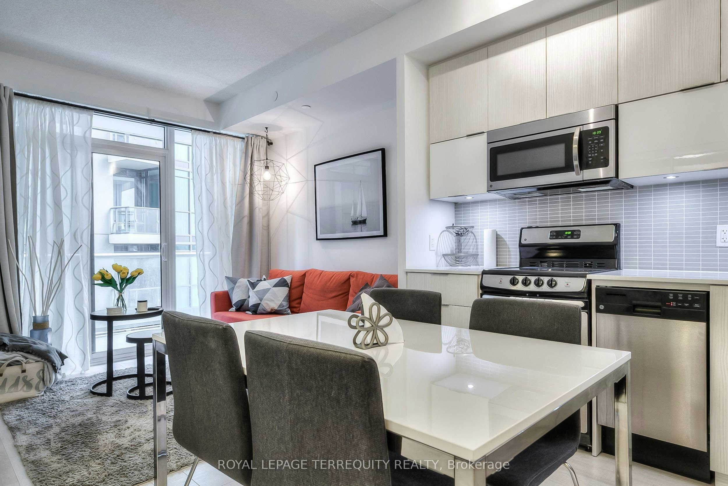 606-56 Annie Craig Drive, Toronto, ON, M8V 0C8 - 11