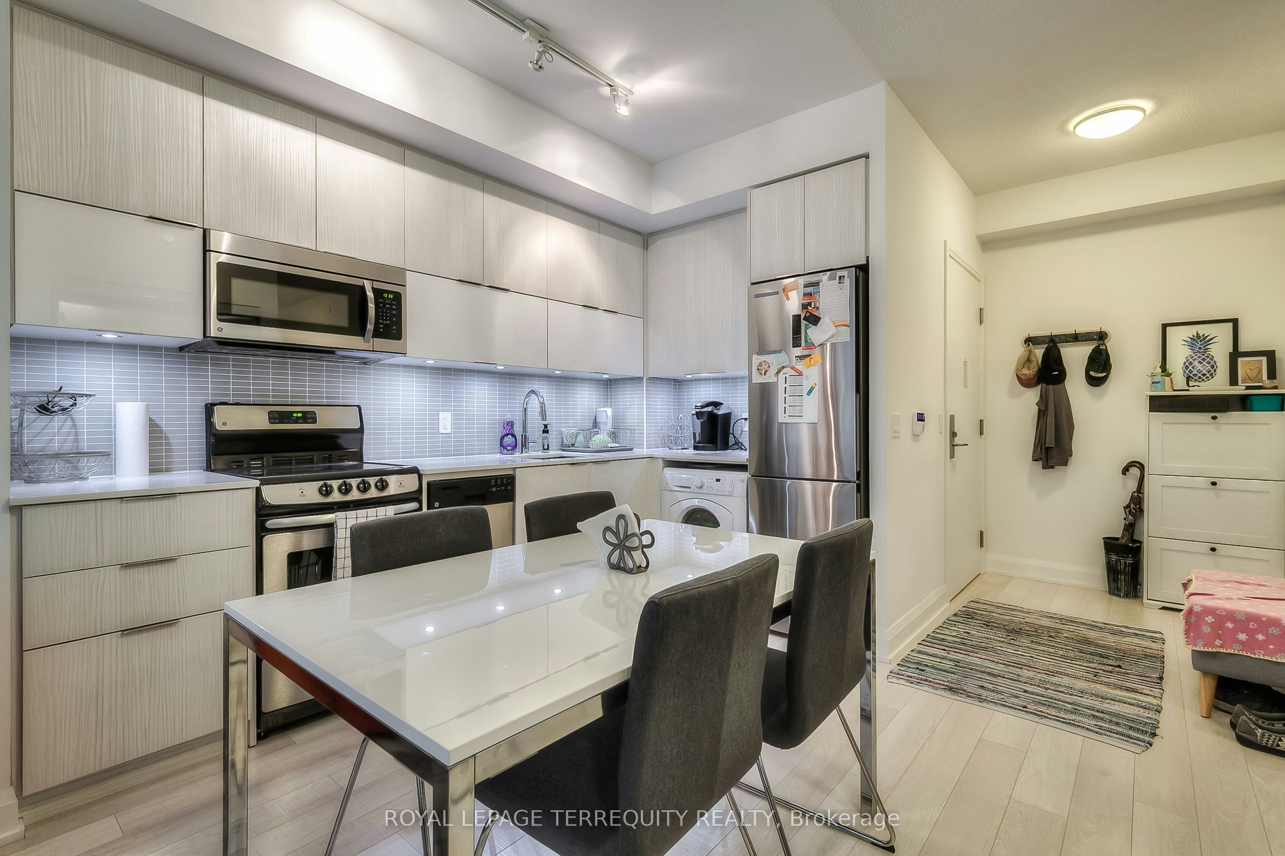 606-56 Annie Craig Drive, Toronto, ON, M8V 0C8 - 7