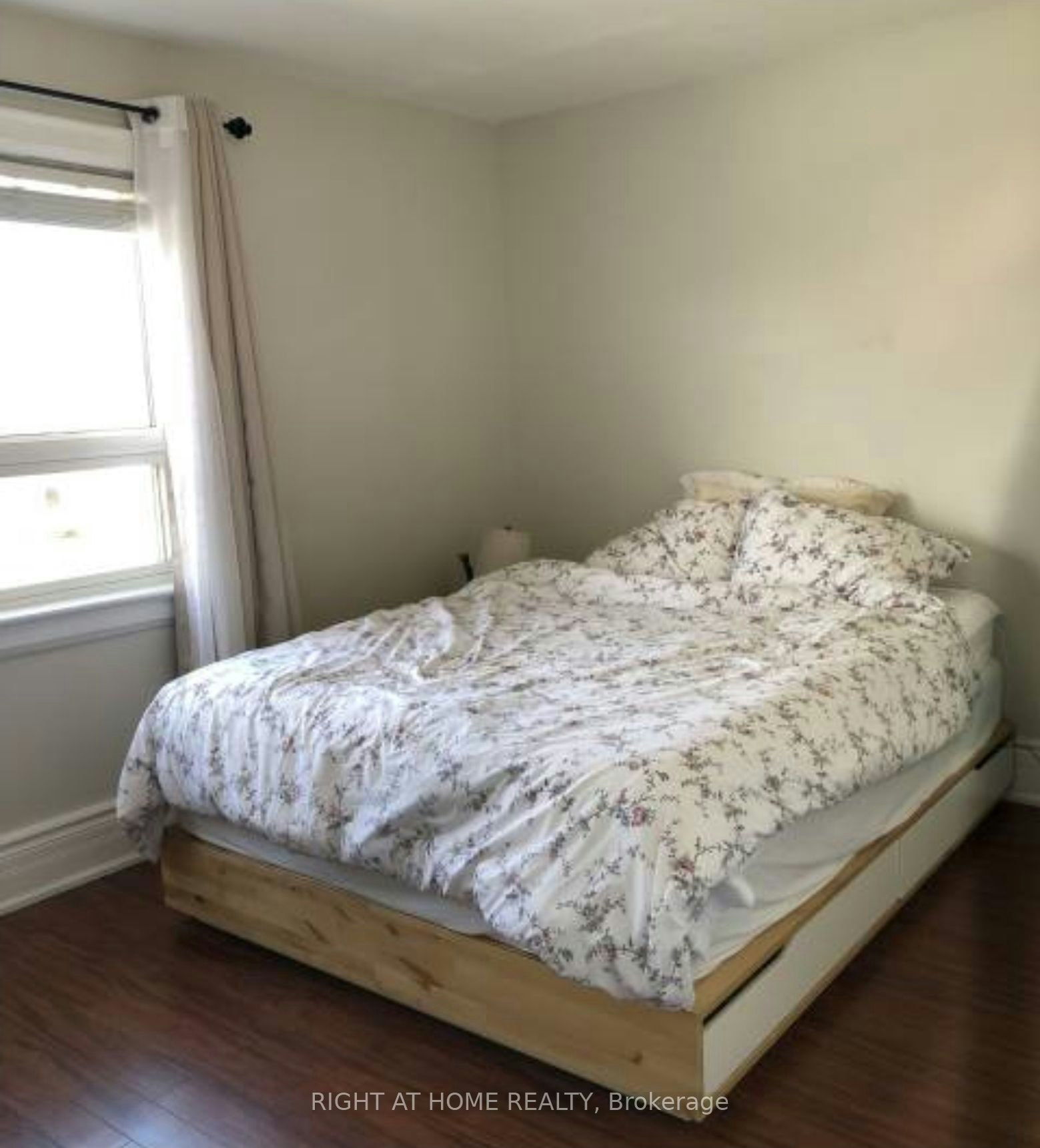 43 Bowie Avenue, Toronto, ON, M6E 2P2 - 4